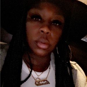 Meet your Posher, Brandie